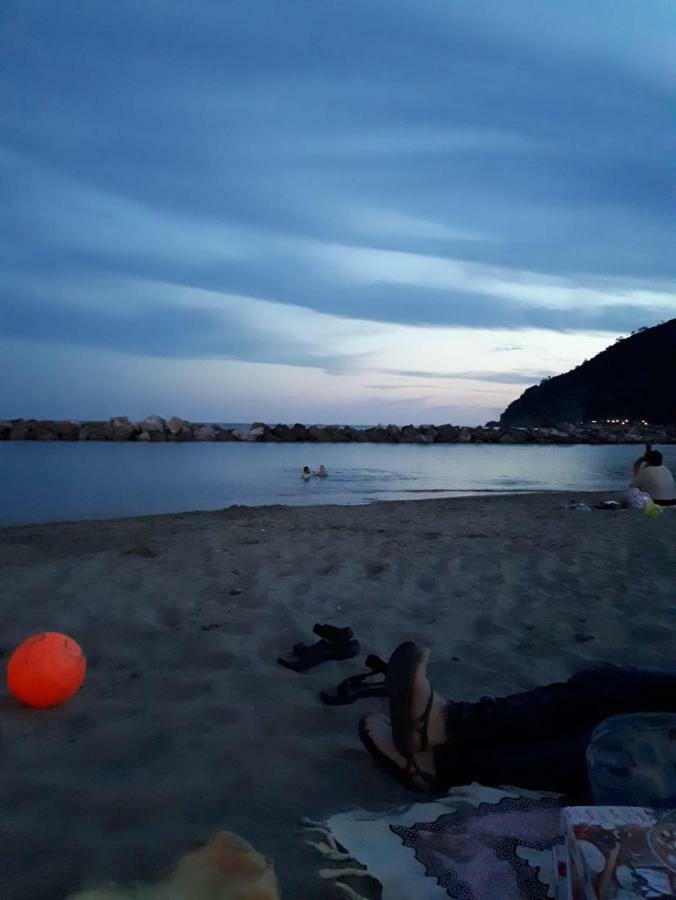 Appartamento terrazza vista mare mozzafiato Moneglia Esterno foto